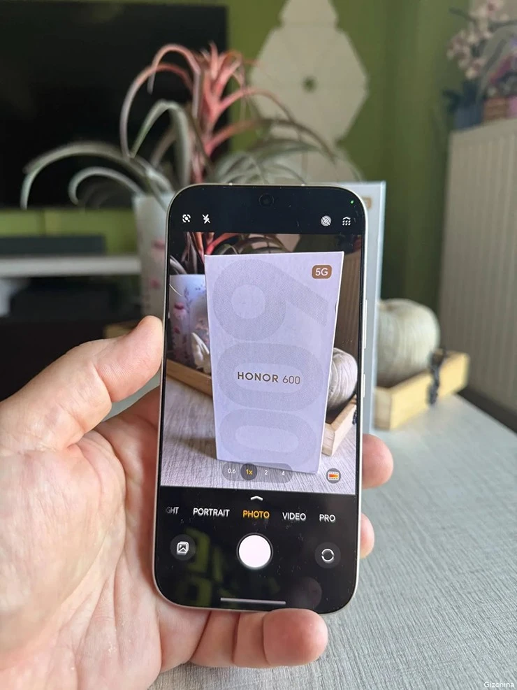 Ông vua smartphone tầm trung khiến nhiều flagship phải dè chừng