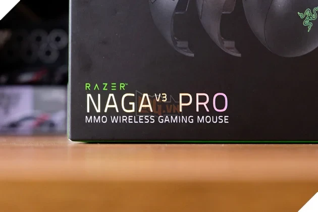 Razer Naga V3 Pro Review: Chuột MMO “3 Trong 1” Cho Game Thủ