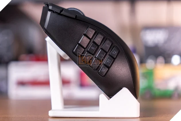 Razer Naga V3 Pro Review: Chuột MMO “3 Trong 1” Cho Game Thủ
