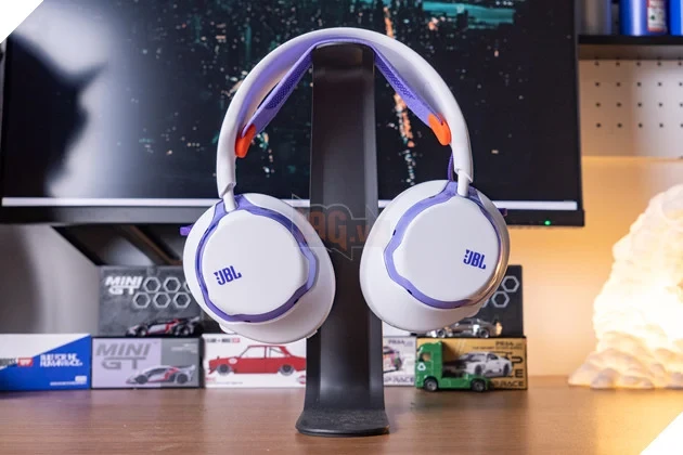 Review JBL Quantum 650 Wireless: Thiết kế khác biệt, pin tháo rời và chất âm sinh ra cho game thủ