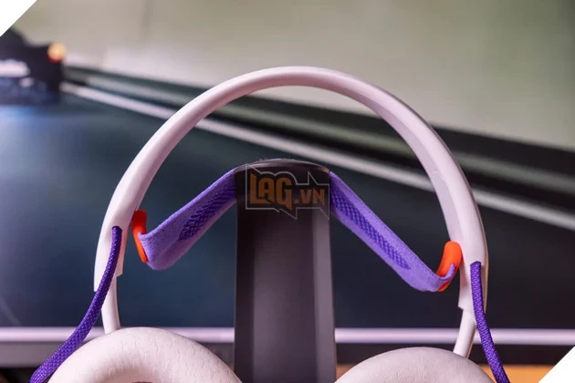 Review JBL Quantum 650 Wireless: Thiết kế khác biệt, pin tháo rời và chất âm sinh ra cho game thủ