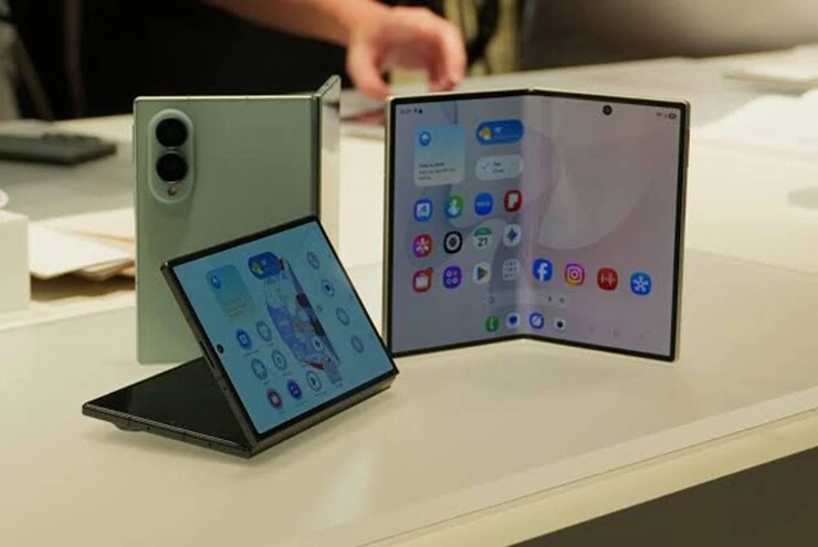 Samsung khoe chiến thắng lớn với Galaxy Z Fold8 nhằm “nắn gân” iPhone Duo Samsung khoe chiến thắng lớn với Galaxy Z Fold8 nhằm “nắn gân” iPhone Duo