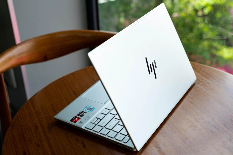 Sinh viên năm 3, năm 4 nên nâng cấp laptop như thế nào để phù hợp nhất?
