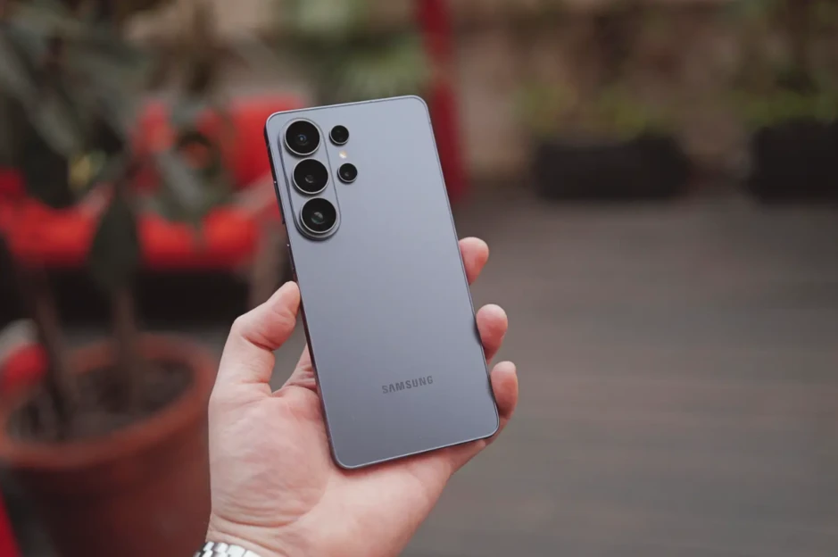 So sánh chi tiết iPhone 18 Pro Max và Galaxy S26 Ultra