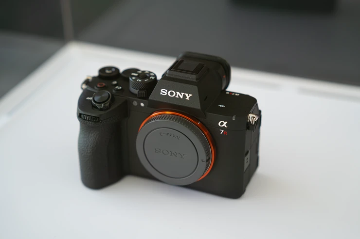 Sony giới thiệu bộ đôi máy ảnh Alpha 7R VI và ống kính G Master 100-400mm F4.5