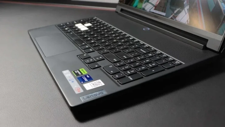 SSD do Trung Quốc sản xuất lần đầu xuất hiện trên laptop Lenovo bán toàn cầu