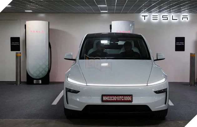 Tesla tích hợp Starlink vào Cybercab, đưa internet vệ tinh lên taxi tự lái