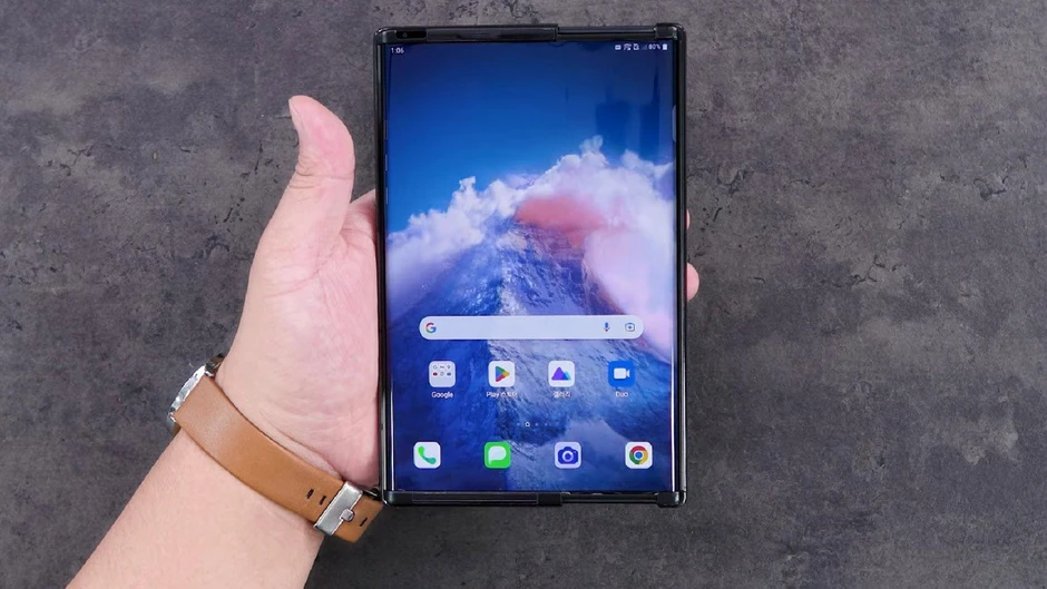 Tháo rời smartphone màn hình cuộn của LG chưa từng được lên kệ Tháo rời smartphone màn hình cuộn của LG chưa từng được lên kệ