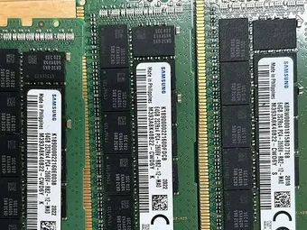 Tình cờ tìm thấy 30 thanh RAM DDR4 trong gara, giá trị có thể lên tới 12.000 USD