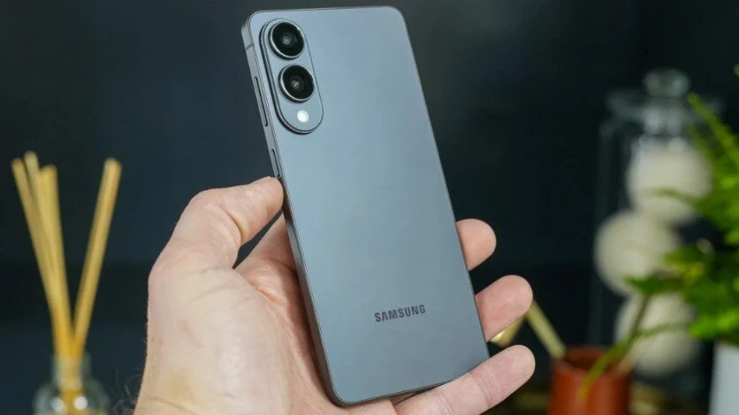 Top 6 smartphone Android giảm giá mạnh nhất trong tháng 9