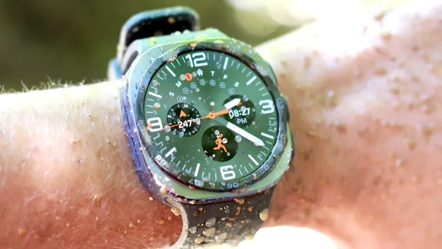 Trên tay Galaxy Watch Ultra 2: Siêu mỏng, siêu bền Trên tay Galaxy Watch Ultra 2: Siêu mỏng, siêu bền