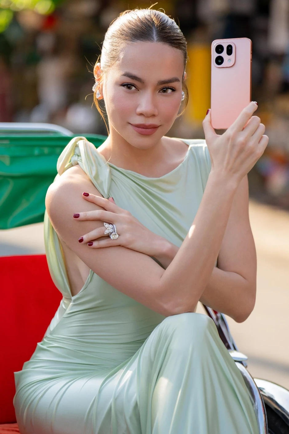 Trên tay OPPO Find X9 Ultra và Find X9s: Mở hộp là thấy ngay chất flagship