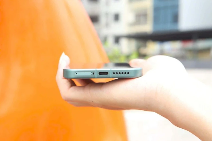 Trên tay Xiaomi 17, pin 7.000 mAh, camera Leica 3