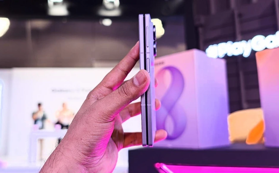 Trình làng Galaxy Z Fold 8 với màn hình siêu rộng mới