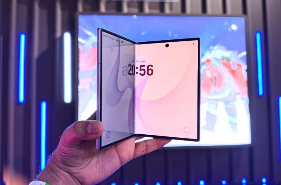 Trình làng Galaxy Z Fold 8 với màn hình siêu rộng mới