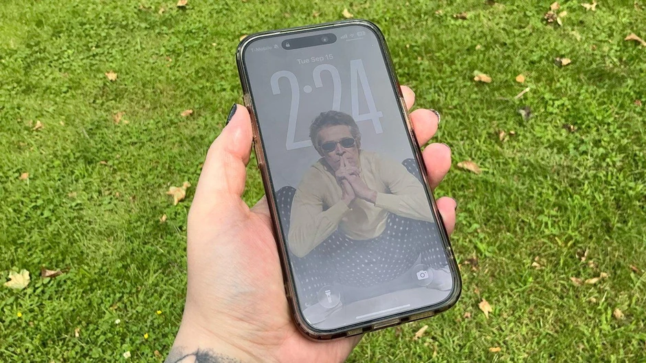 Tròn 1 năm lên kệ, iPhone 17 còn đáng giá không?
