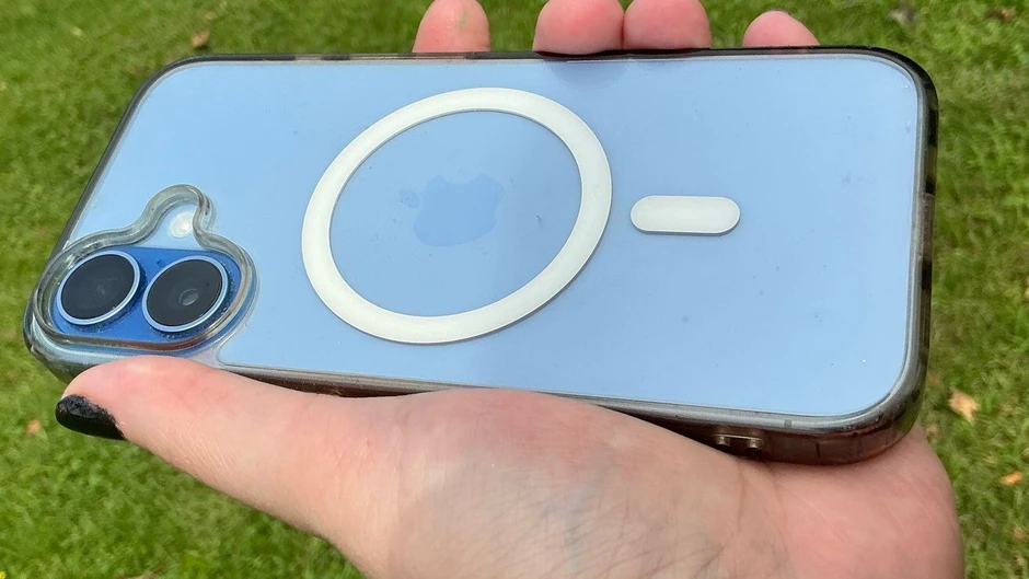 Tròn 1 năm lên kệ, iPhone 17 còn đáng giá không?