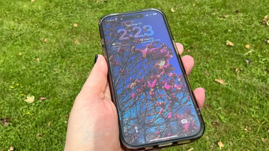 Tròn 1 năm lên kệ, iPhone 17 còn đáng giá không?