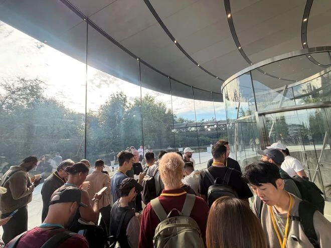 TRỰC TIẾP: Apple trình làng iPhone 18 Pro, iPhone 18 Pro Max và iPhone Duo màn hình gập
