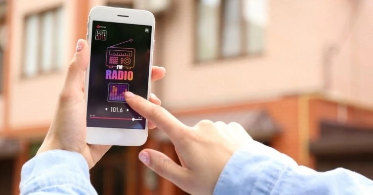 Vì sao điện thoại hiện đại ngày càng khó nghe radio FM?