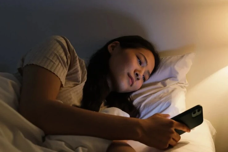 Vì sao điện thoại sạc nhanh nhưng pin vẫn bền nhiều năm?
