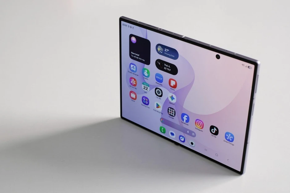 Video: Thử độ bền của Galaxy Z Fold8 cực khắc nghiệt Video: Thử độ bền của Galaxy Z Fold8 cực khắc nghiệt