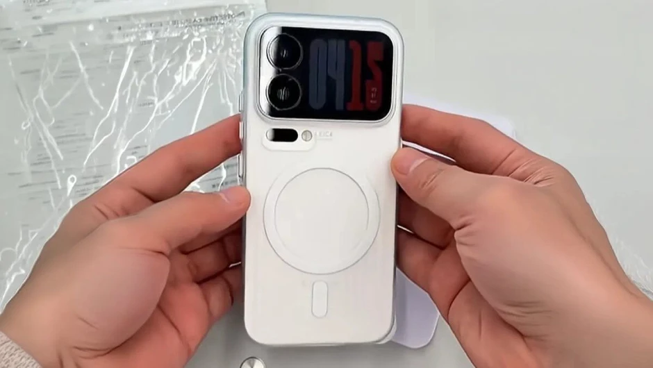 Xiaomi 18 Pro hé lộ màn hình phụ độc đáo tích hợp AI