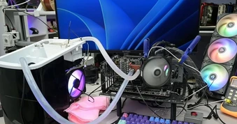 YouTuber dùng máy làm đá để làm mát RTX 3060, nhiệt độ GPU giảm xuống chỉ còn 22°C