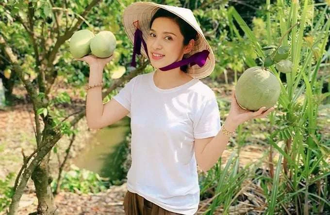 “Người đẹp Tây Đô” bất ngờ báo tin hẹn hò sau hơn 10 năm ly hôn