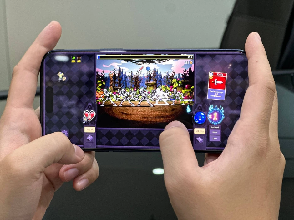 "Cha đẻ" Vampire Survivors mang siêu phẩm mới lên di động! Trải nghiệm nhanh trên iPhone để xem mượt như thế nào