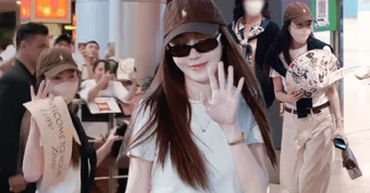 "Công chúa" Jessica Jung (SNSD) đổ bộ Tân Sơn Nhất, khoảnh khắc "check-in" cùng nón lá chiếm spotlight