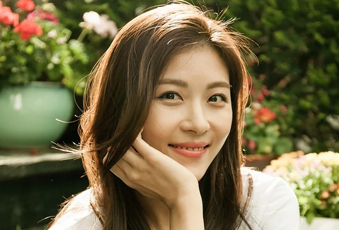 "Hoàng hậu Ki" Ha Ji Won tiết lộ bí quyết dưỡng nhan "Hoàng hậu Ki" Ha Ji Won tiết lộ bí quyết dưỡng nhan