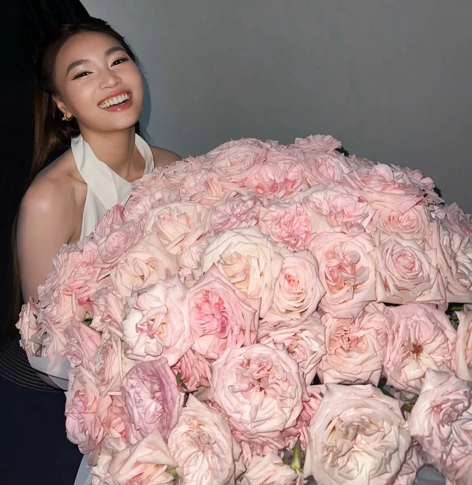 "Ninh Dương Lan Ngọc bầu" bất ngờ lên hot search