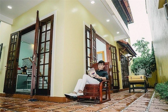 "Ông hoàng nhạc sến" Long Nhật giàu cỡ nào?