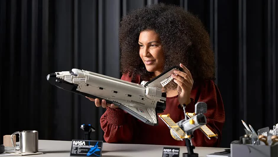 "Phá" bí mật của LEGO: Vì sao những khối hình vô tri nhỏ xíu này trở thành ước mơ của mọi đứa trẻ nhỏ và cả "đứa trẻ lớn"?