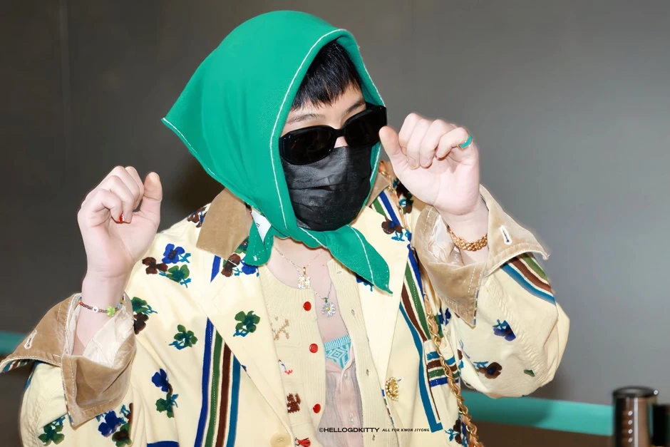 1 động thái của G-DRAGON khiến làng nhạc dậy sóng, thể hiện rõ thái độ với T.O.P