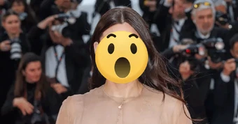 1 mỹ nhân diện chiếc váy trong suốt hở da thịt, công khai thách thức quy định của Cannes?