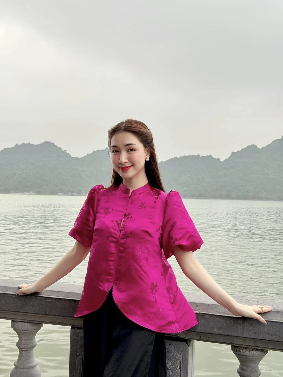 1 món đồ xuất hiện trong bức ảnh chụp vội hé mở chuyện Hòa Minzy đã sinh con gái?