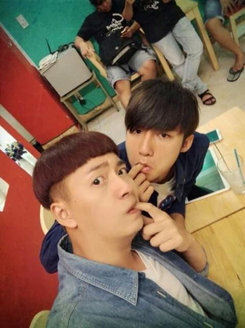 1 Phó Chủ nhiệm công khai nhắn Sơn Tùng M-TP hỏi lịch ra MV để “né”