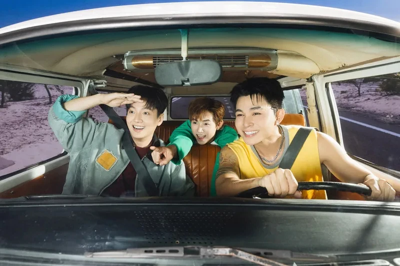 1 Phó Chủ nhiệm công khai nhắn Sơn Tùng M-TP hỏi lịch ra MV để “né”