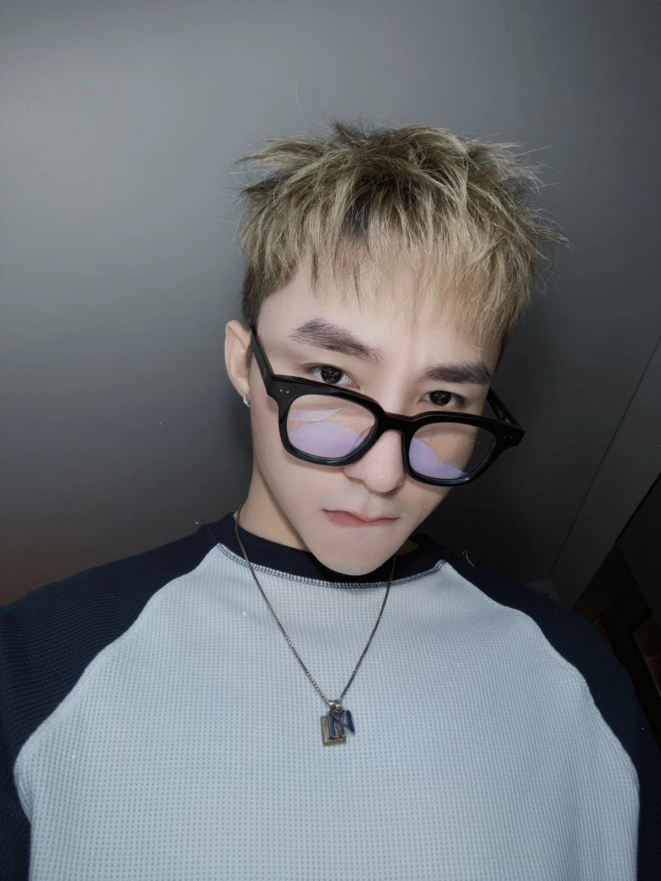 1 triệu bài đăng đưa Sơn Tùng M-TP lên thẳng top trending, Instagam 8.3 triệu followers trống trơn