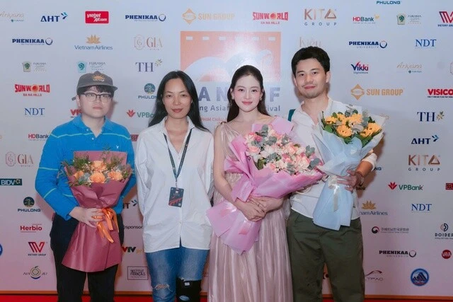 12 năm sau Đập cánh giữa không trung, nữ chính Thùy Anh thay đổi ra sao? 12 năm sau Đập cánh giữa không trung, nữ chính Thùy Anh thay đổi ra sao?