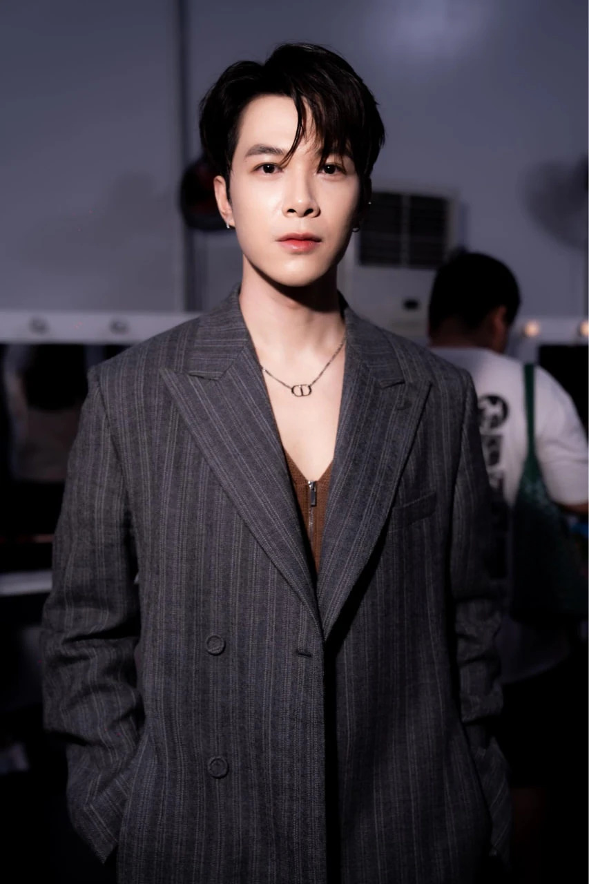2 nghệ sĩ thông báo không tham gia concert Anh Trai Say Hi D-9