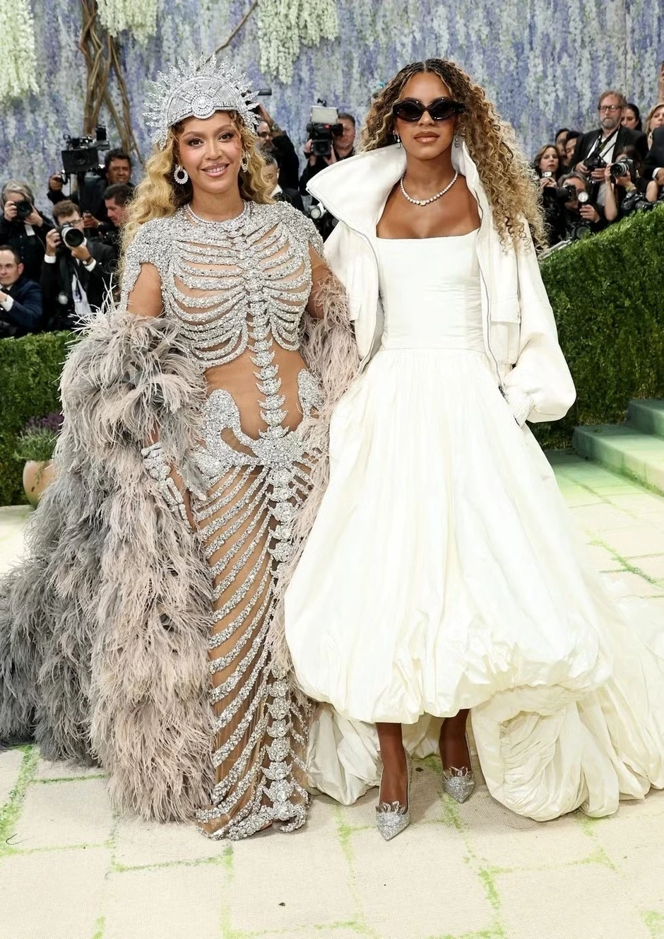 2 nhân vật ngang nhiên "phá luật" Met Gala, hóa ra vì có người chống lưng quyền lực đến mức ban tổ chức không ai dám đuổi