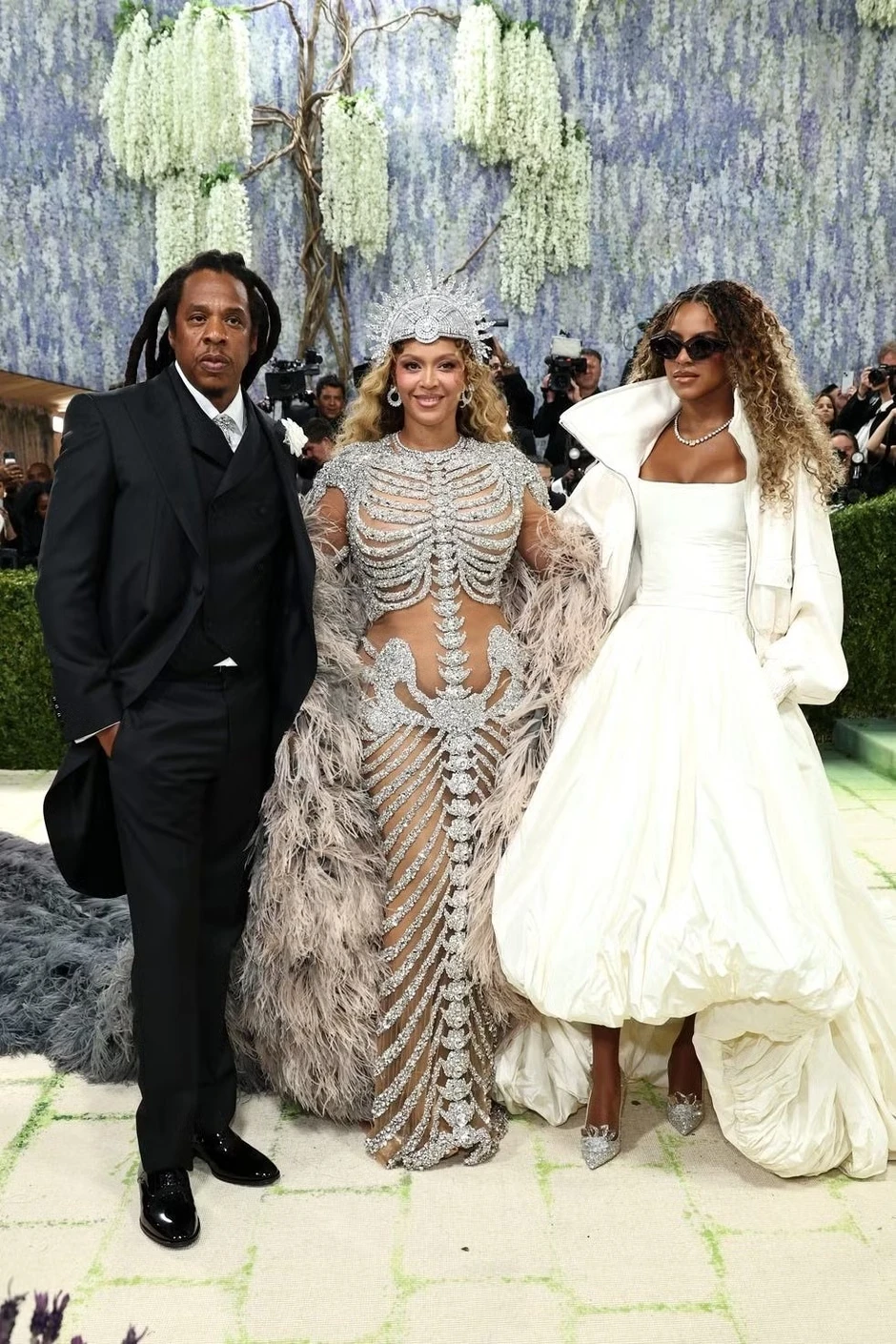 2 nhân vật ngang nhiên "phá luật" Met Gala, hóa ra vì có người chống lưng quyền lực đến mức ban tổ chức không ai dám đuổi