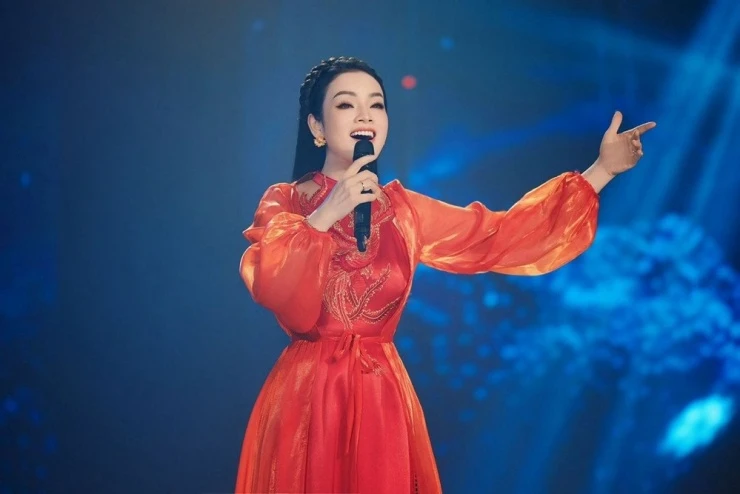 3 ca sĩ có bằng tiến sĩ, dạy cùng một trường nổi tiếng cả nước biết 3 ca sĩ có bằng tiến sĩ, dạy cùng một trường nổi tiếng cả nước biết