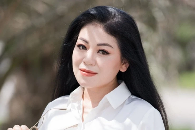 3 ca sĩ có bằng tiến sĩ, dạy cùng một trường nổi tiếng cả nước biết 3 ca sĩ có bằng tiến sĩ, dạy cùng một trường nổi tiếng cả nước biết