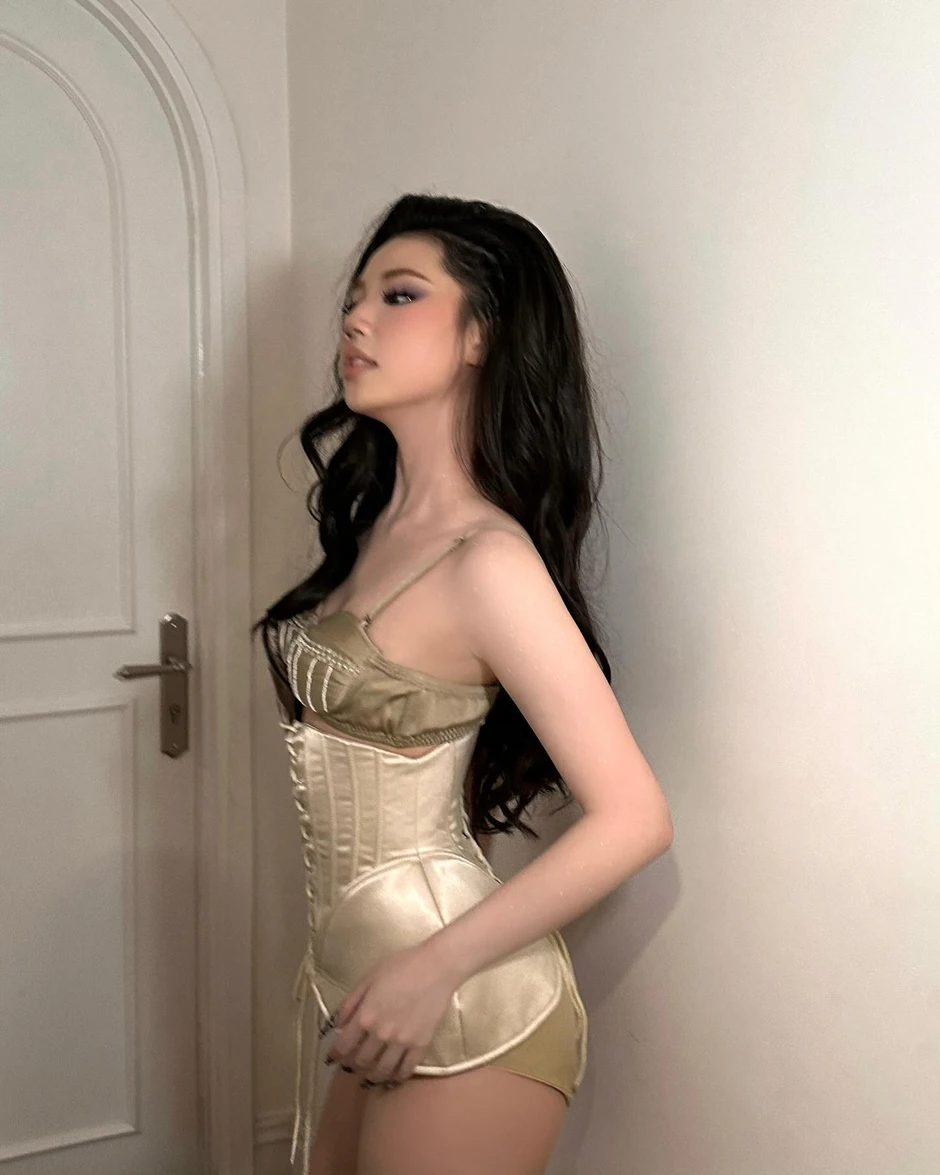 3 ngày sau đoạn clip "ăn cam" viral, chuyện gì đang xảy ra với AMEE? 3 ngày sau đoạn clip "ăn cam" viral, chuyện gì đang xảy ra với AMEE?