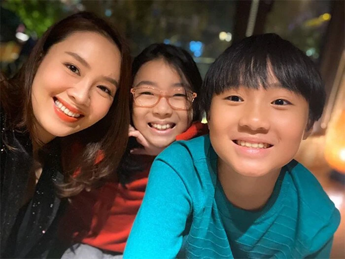 4 mỹ nhân Việt giấu mặt chồng: Người kín tiếng 18 năm, người làm dâu hào môn 4 mỹ nhân Việt giấu mặt chồng: Người kín tiếng 18 năm, người làm dâu hào môn