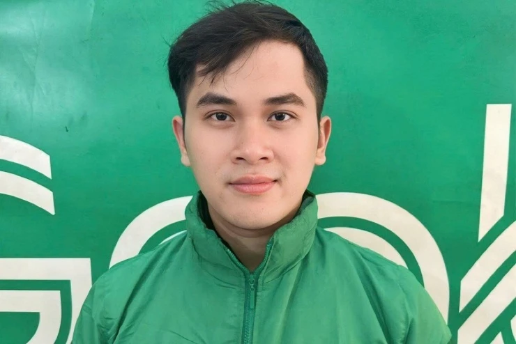 4 nghệ sĩ Việt chạy xe ôm, bán cà phê vỉa hè mưu sinh là ai? 4 nghệ sĩ Việt chạy xe ôm, bán cà phê vỉa hè mưu sinh là ai?